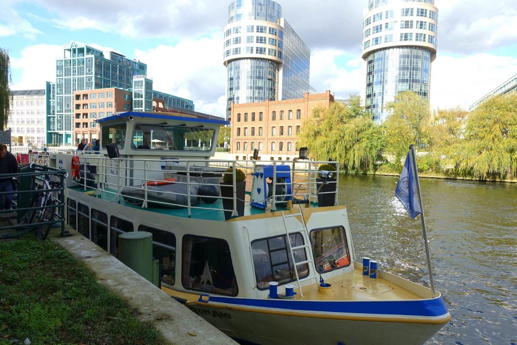 Berlin Friedrichshain-Kreuzberg Spree river view